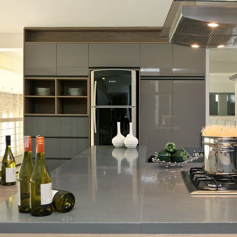 Image of encimera cocina gris isla1 1 in grey-kitchen-countertops - Cosentino
