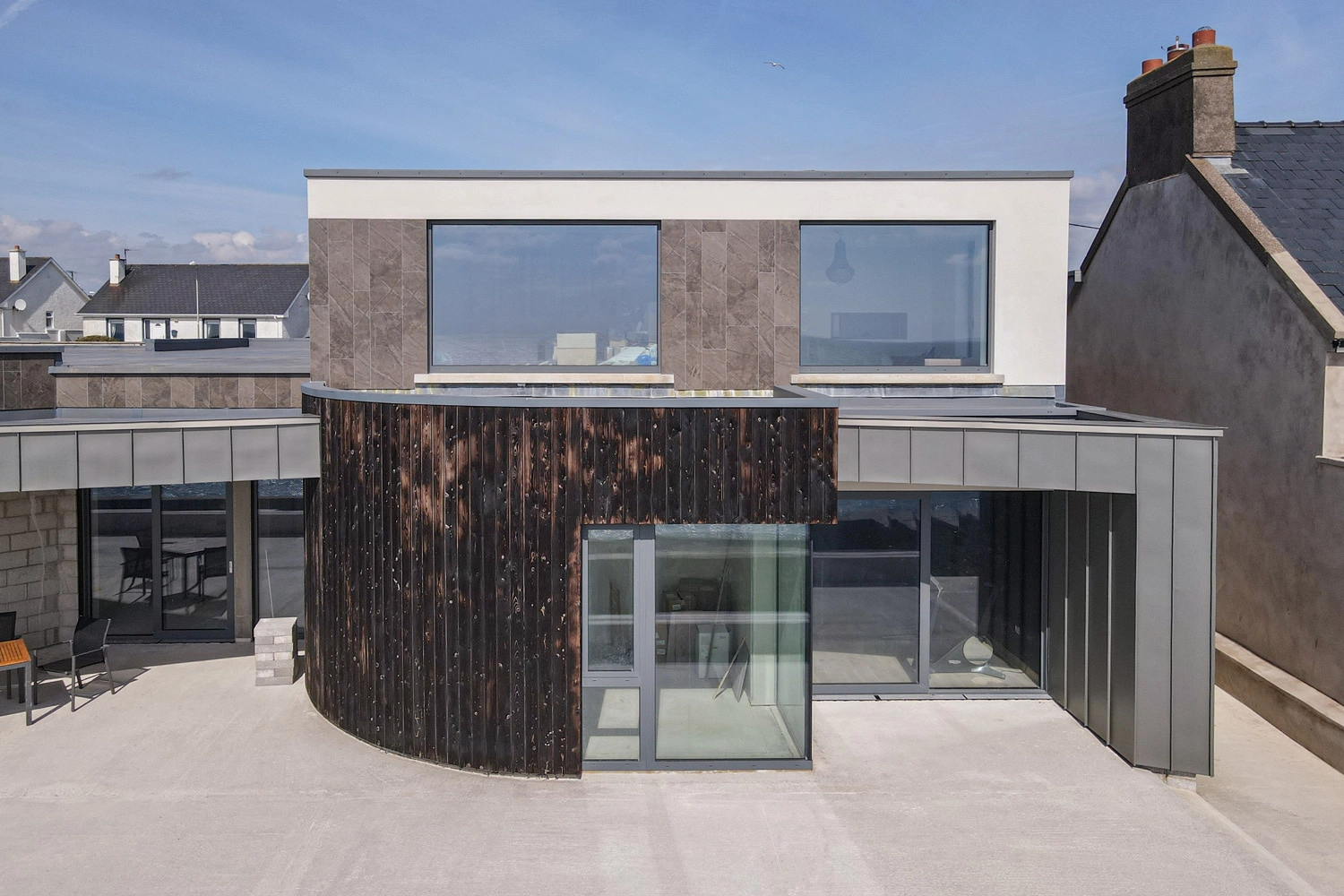 Image of Cork residential facade 3 1 in Villa Rosh Hanikra - Cosentino