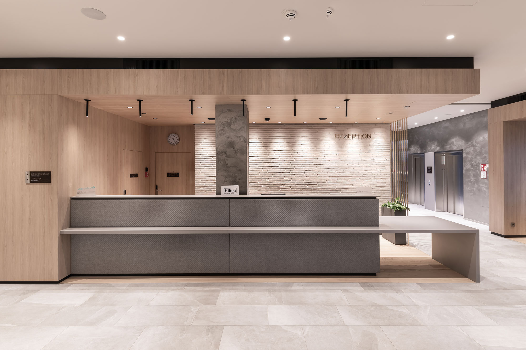 Image of COL EXP 20190211 C68I8674 V01 in The durability and luminosity of Silestone Miami White17 stand out in the design of the new Citadines Eurométropole Strasbourg hotel - Cosentino