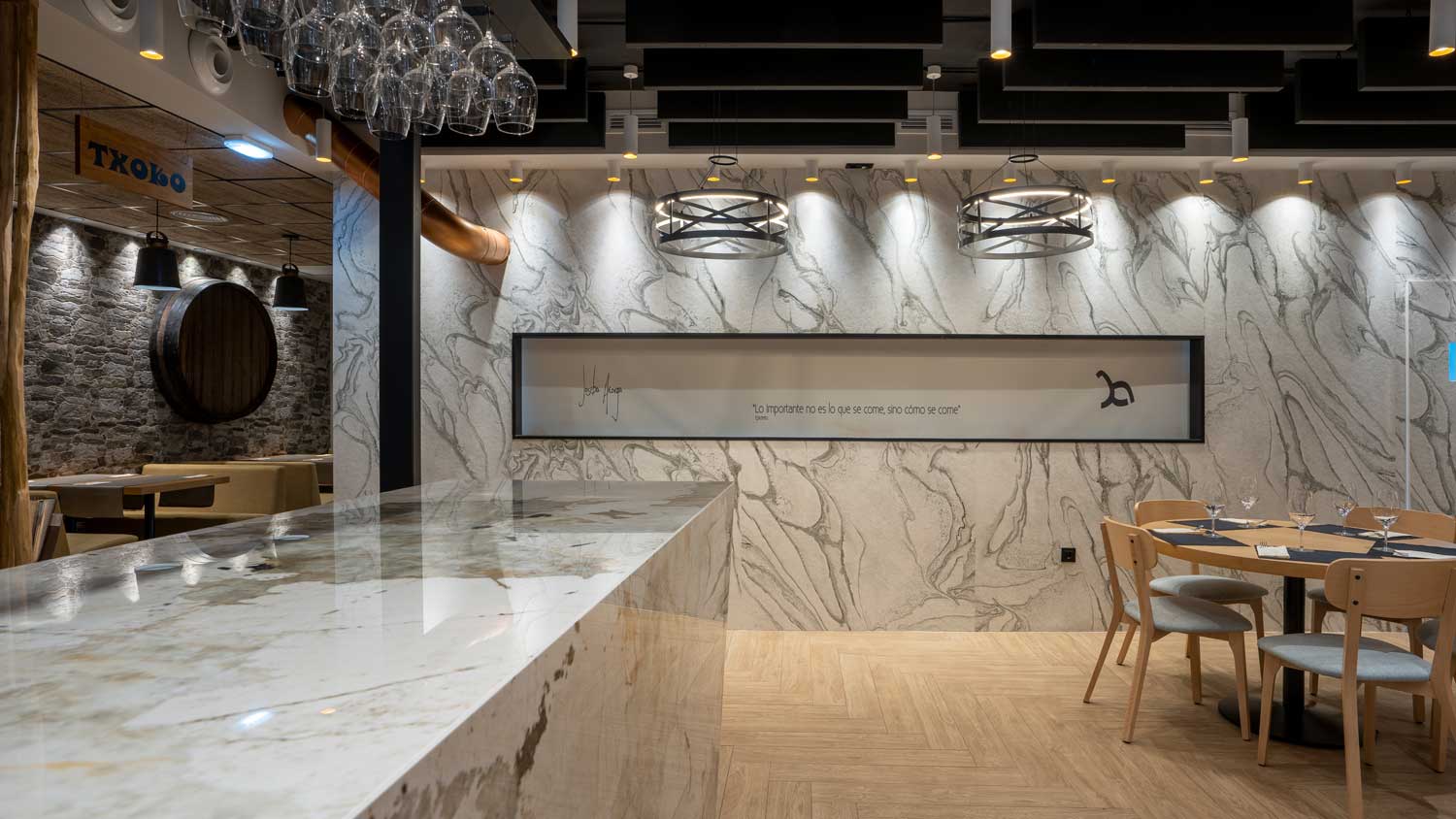 Image of Taberna Anorga Dekton 1 in Silestone, the perfect choice for a young, casual and sustainable restaurant - Cosentino