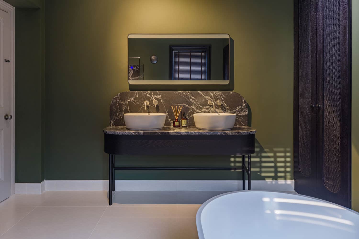 Image of Luxury Bathroom 7 1 in Sensa helps to recreate the sensations of a "spa" at home - Cosentino