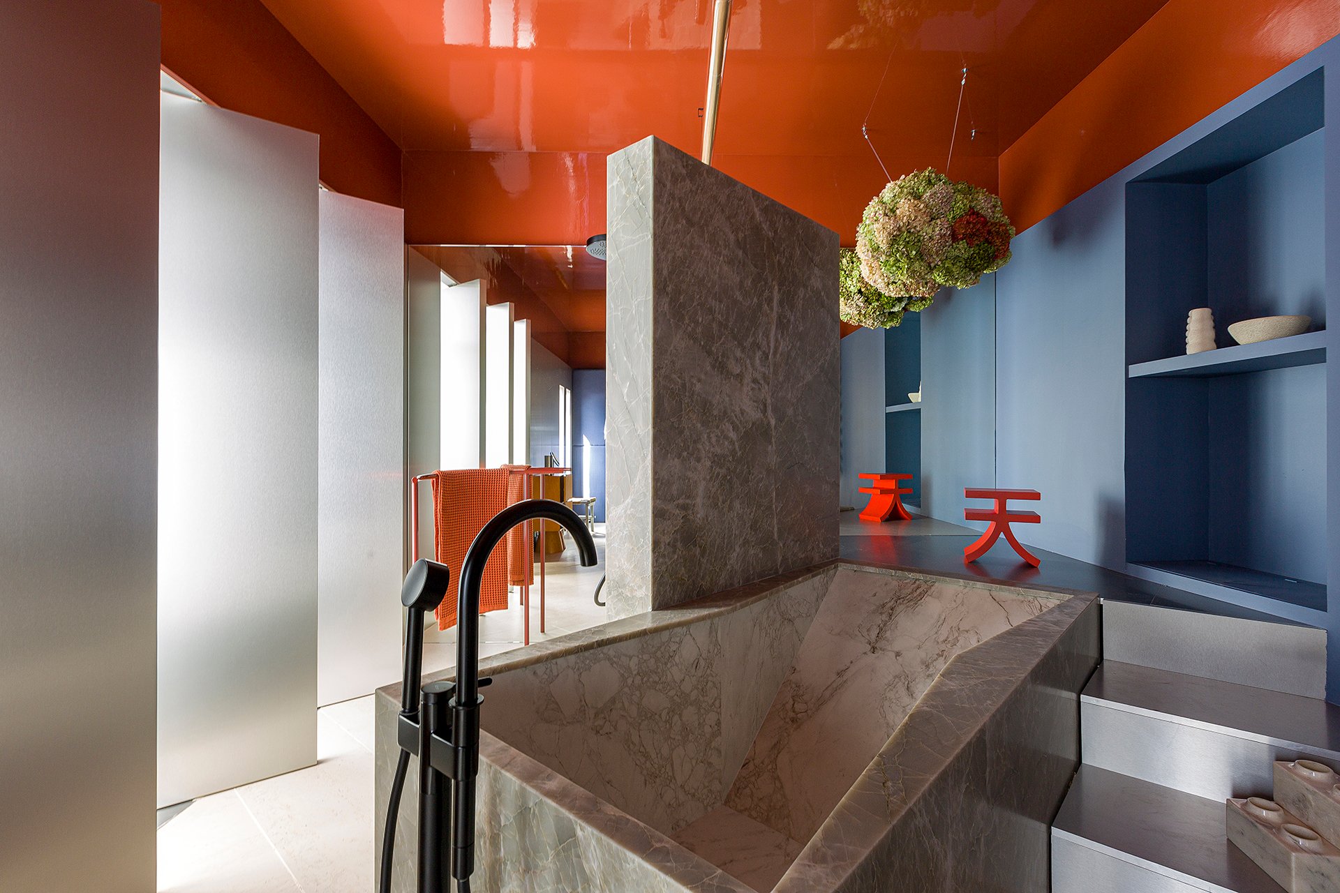 Image of 36. casa decor 2022 espacio axor estudio reciente cuarto de banobajas 06 in A private temple reinventing the contemporary bathroom - Cosentino