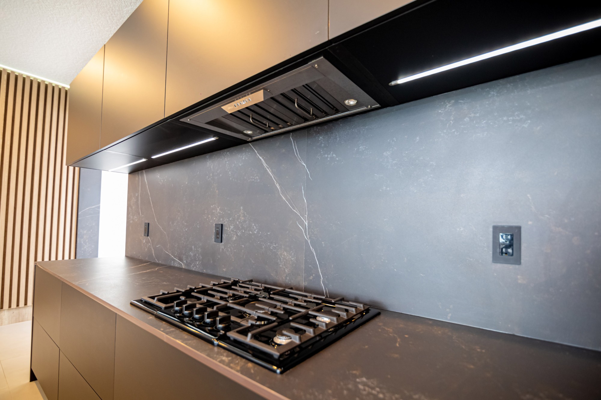 Image of DECOLUMBER 11 in The elegance and character of Dekton Kelya for a kitchen - Cosentino