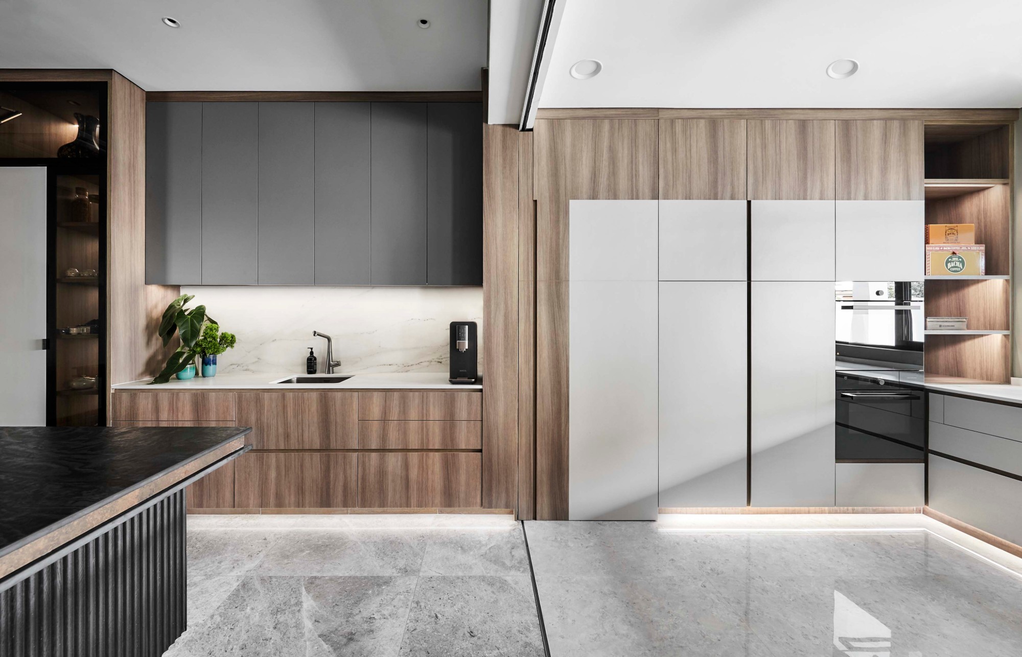 Image of Kitchen 2 in A house full of elegant and timeless contrasts - Cosentino