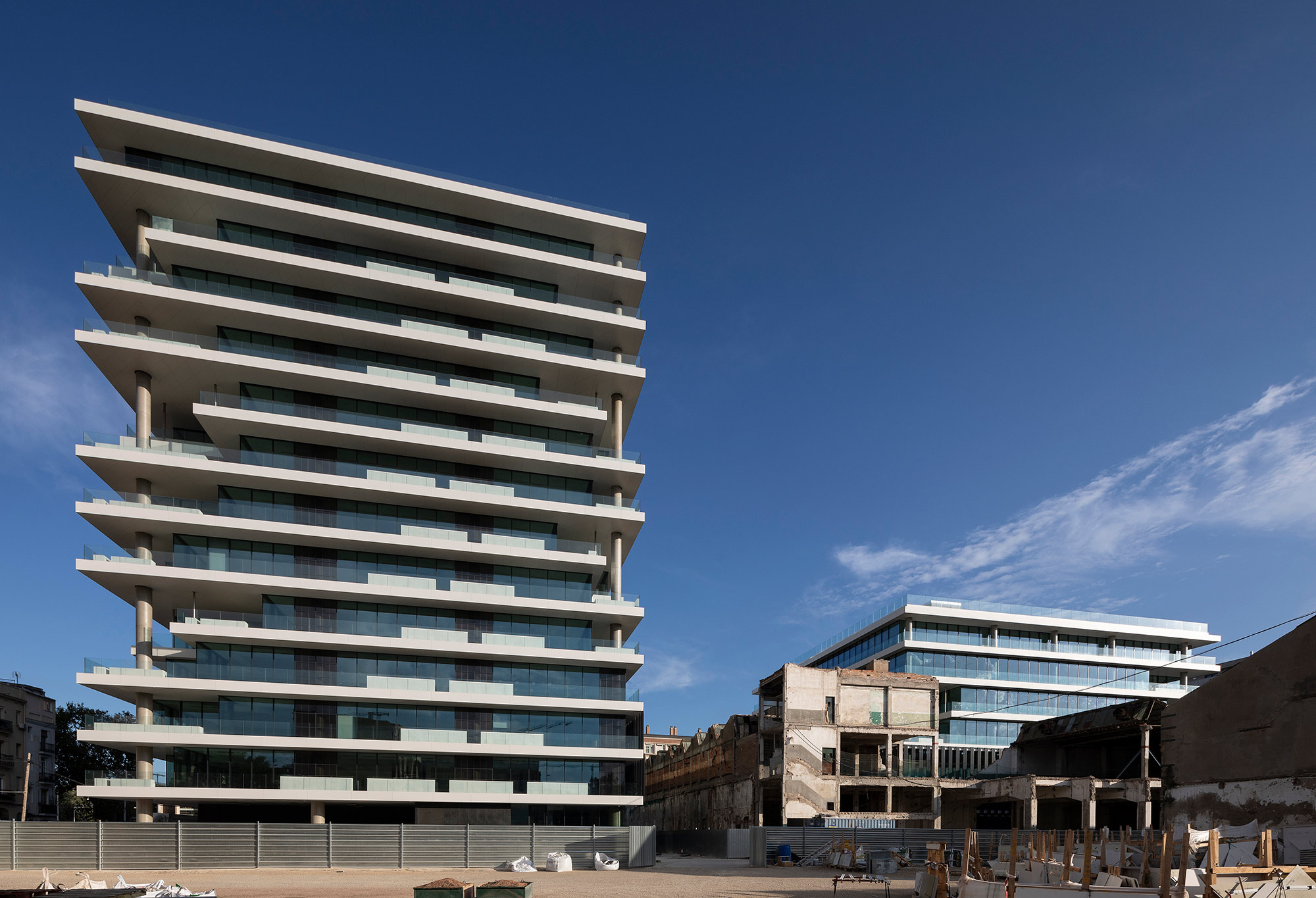 Image of fachada sea towers dekton 4 in Dekton and Silestone Offer High-End Finishes to the Access Systems Headquarters - Cosentino