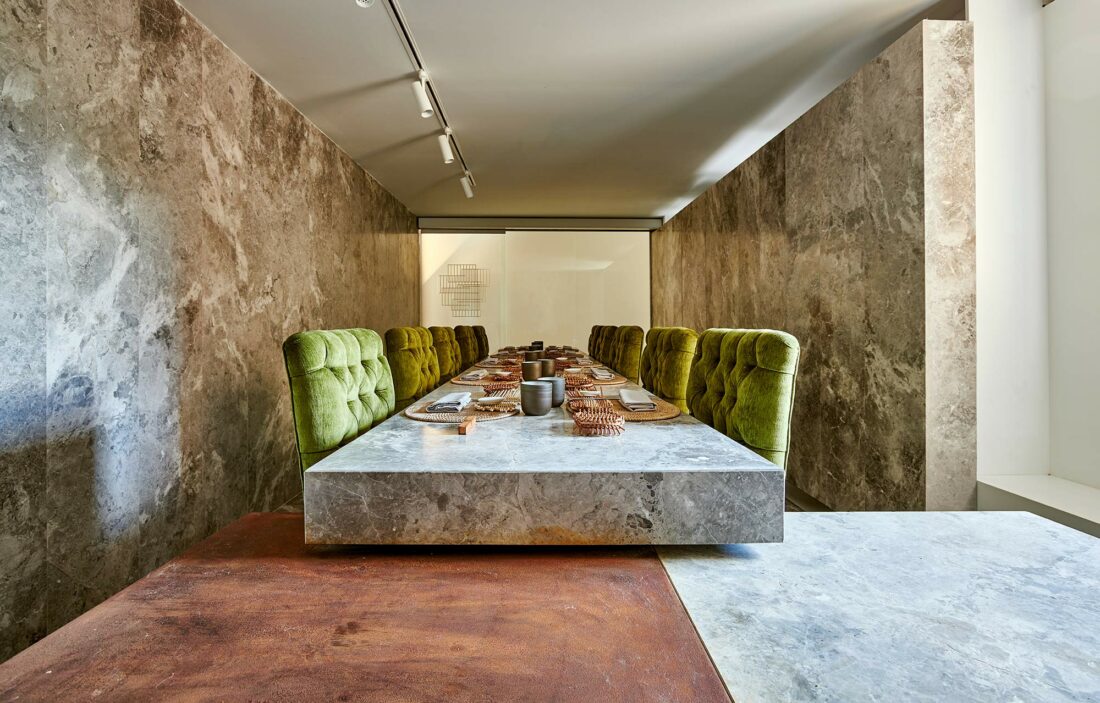 Image of mesas casas colgadas cuenca sala vip 2 in {{Two restaurants with a shared kitchen achieve visual continuity thanks to Dekton}} - Cosentino