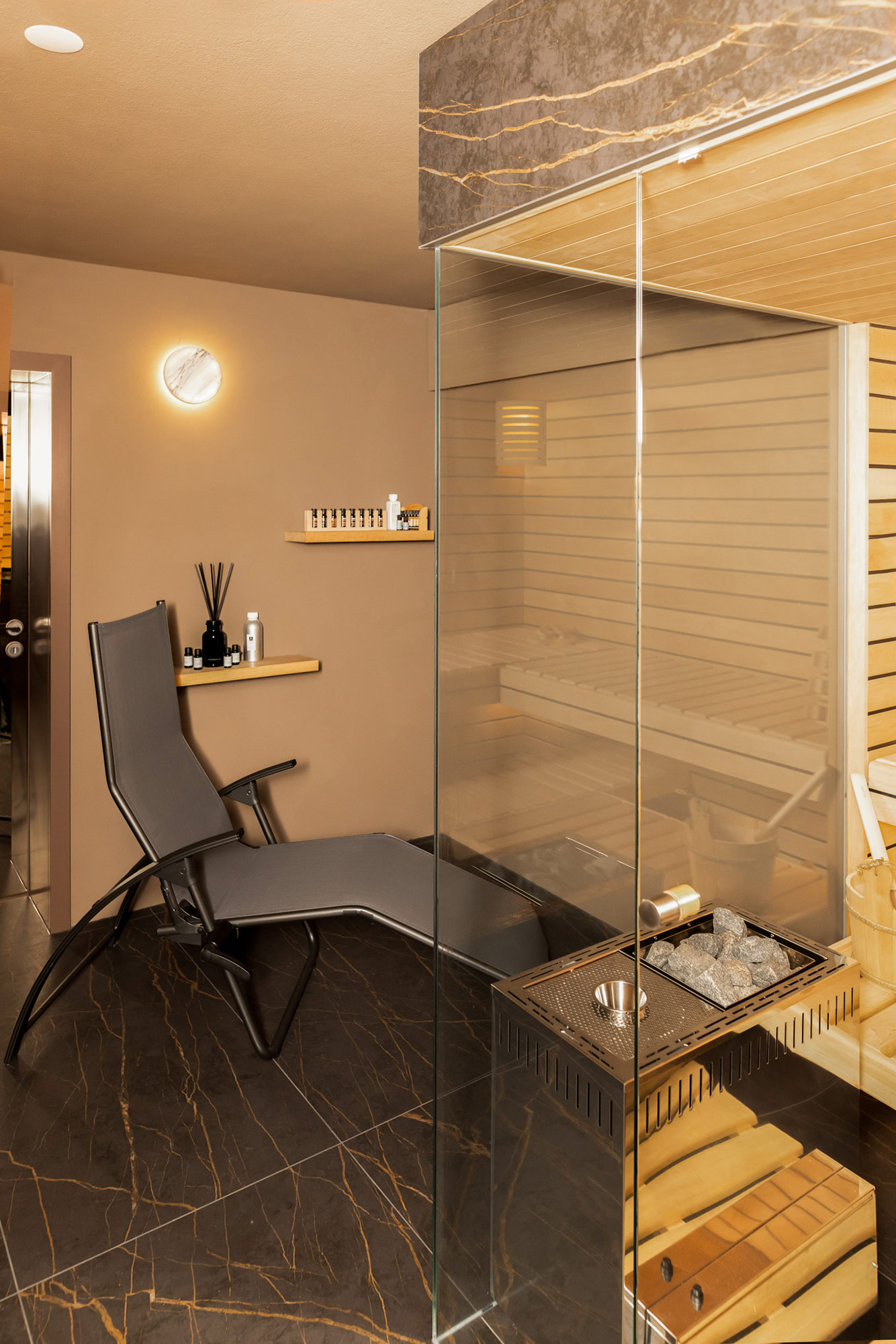 Image of sauna suiza laurent 1 in This sauna reaches its full wellness potential thanks to Dekton - Cosentino