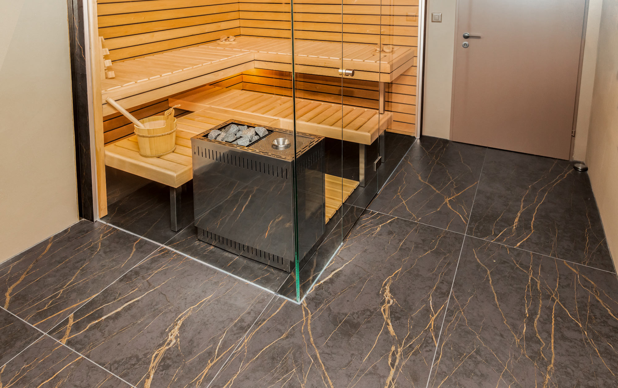 Image of sauna suiza laurent 4 in {{This sauna reaches its full wellness potential thanks to Dekton}} - Cosentino