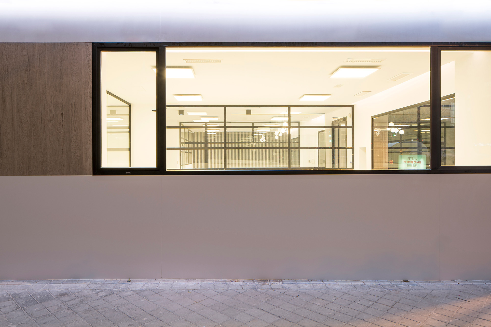 Image of OficinaCSIF 72 in The CSIF headquarters in Granada shows off its façade thanks to Dekton - Cosentino