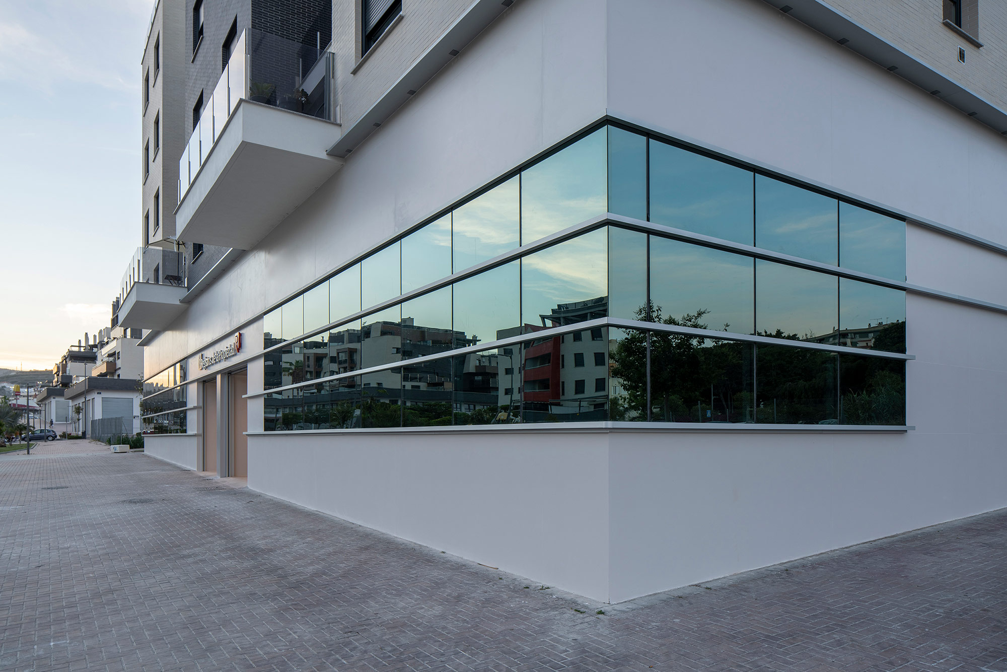 Image of RegistroDeLaPropiedad 063 in New look for the Land Registry offices in Motril - Cosentino
