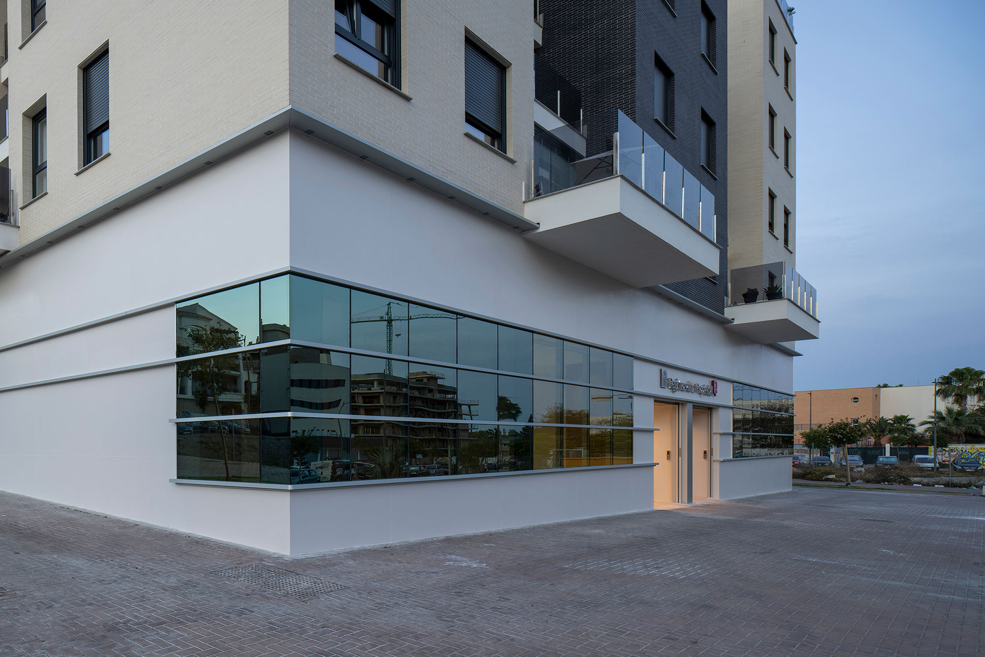Image of RegistroDeLaPropiedad 070 in New look for the Land Registry offices in Motril - Cosentino