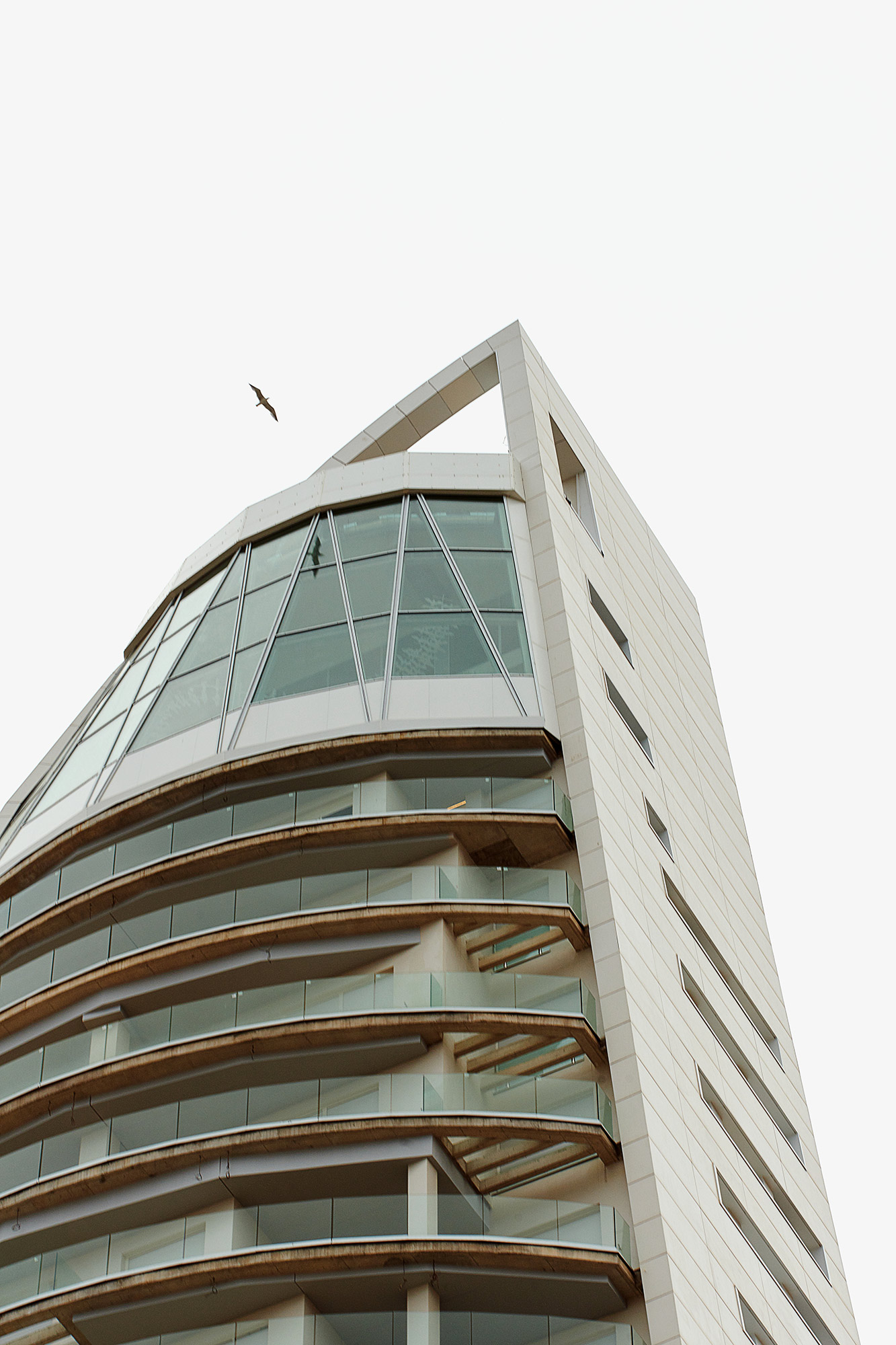 Image of delfin tower benidorm 3 in Dekton presents the world’s first curved and ventilated façade made of ultra-compact stone - Cosentino