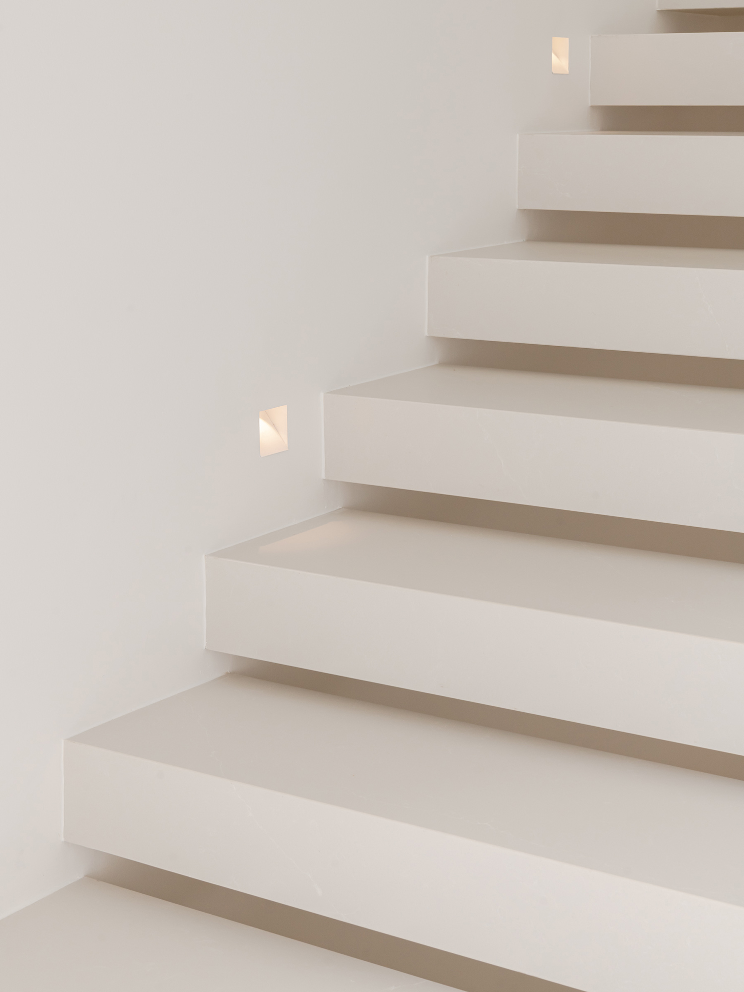 Image of DYP DualSpaceStudio JadeHill Stairs 006 in A floating staircase teams up with Silestone to achieve its elegant design - Cosentino