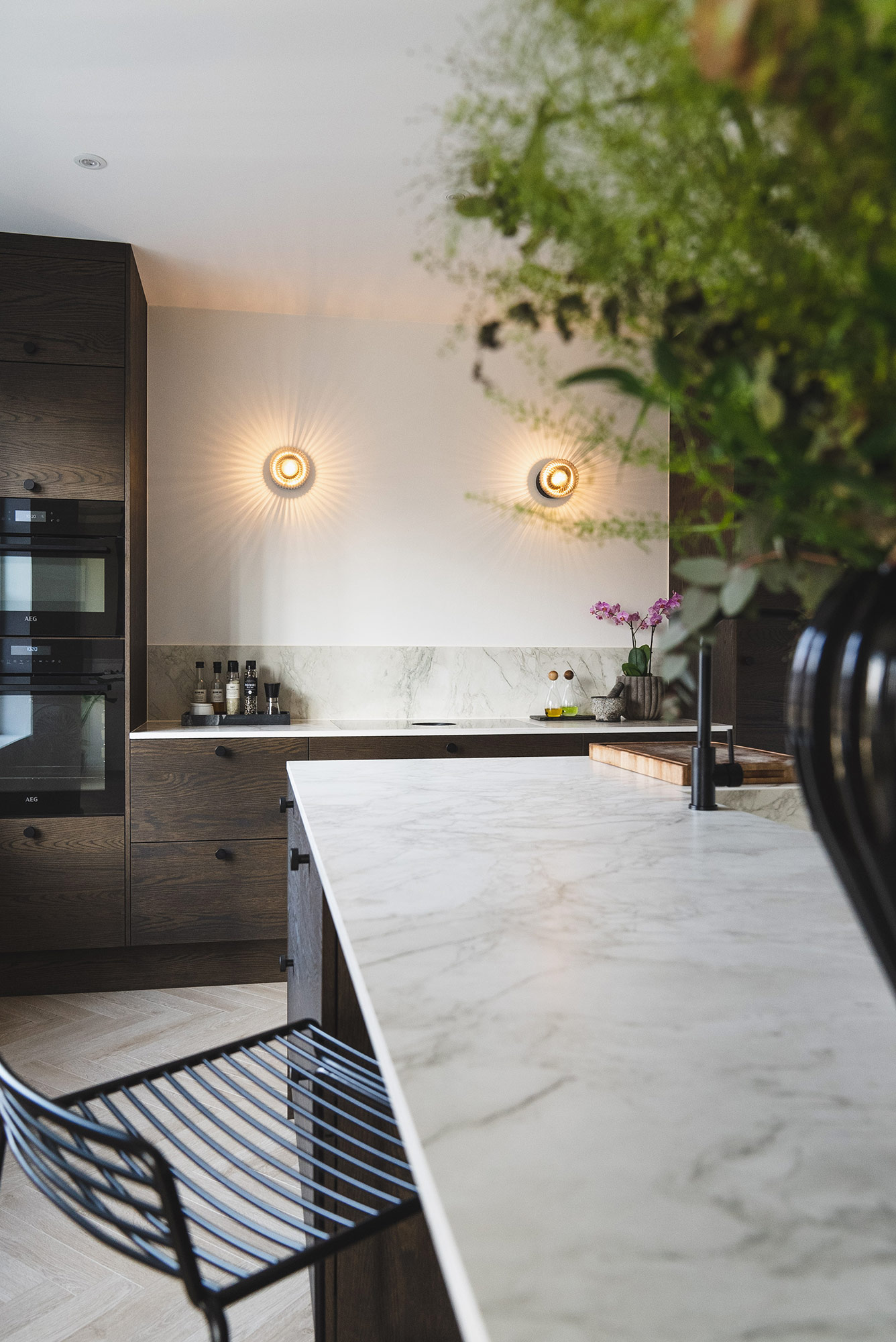Image of HomebySaraEriksen5 in A classic yet minimalist kitchen complemented by Dekton’s elegance and functionality - Cosentino