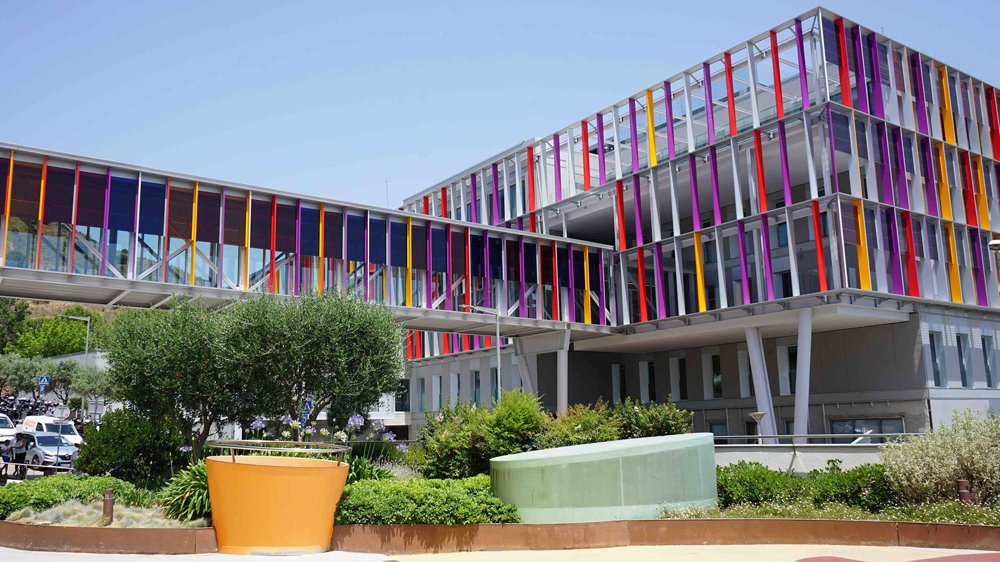 Image of Hospital san juan de dios 2 in Cosentino donates the façade cladding for the first monographic paediatric oncological centre in Spain - Cosentino