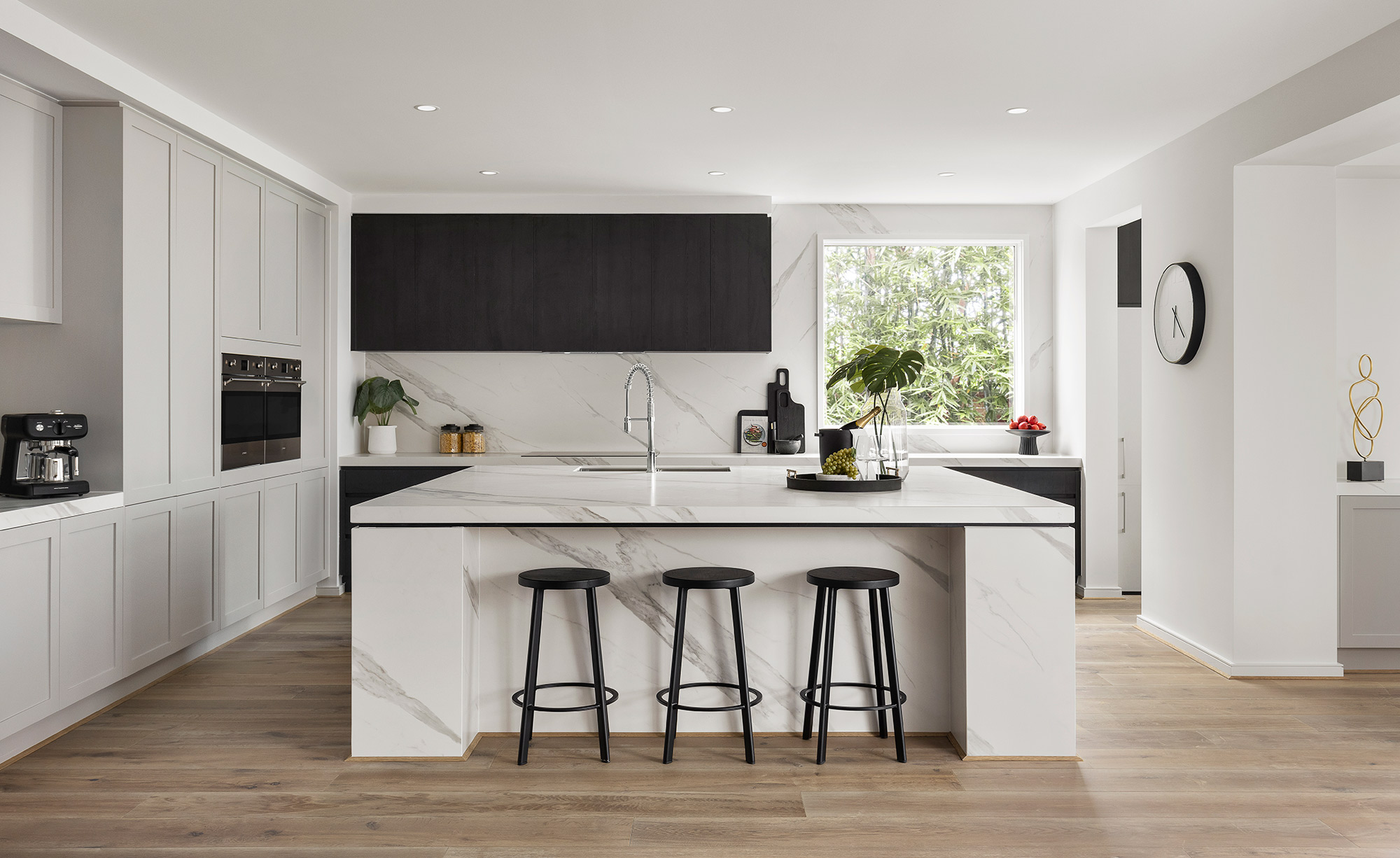 Image of UEGB608914 Redstone Estate Anberlyn Hero 61 in {{Silestone and Dekton are the guiding threads in this Australian home, whose heart and soul is the kitchen}} - Cosentino