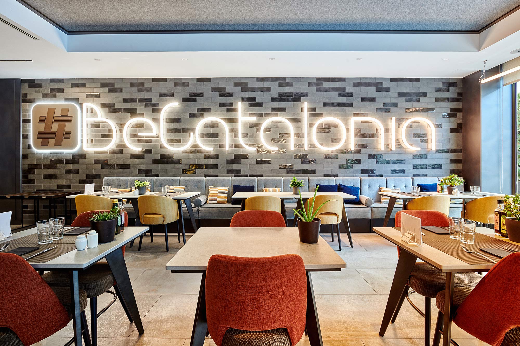 Image of hotel CATALONIA bilbao LGC 4653 in {{Dekton and Silestone, a sure winner for cladding a modern, sophisticated and functional four-star hotel}} - Cosentino