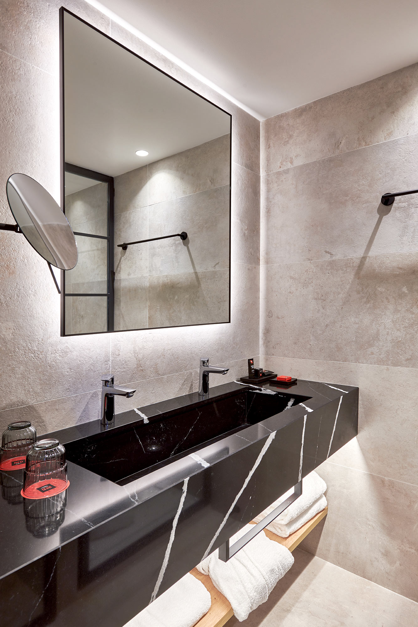 Image of radisson red madrid LGC 9047 in Silestone brings a touch of elegance to the Radisson RED Madrid hotel - Cosentino
