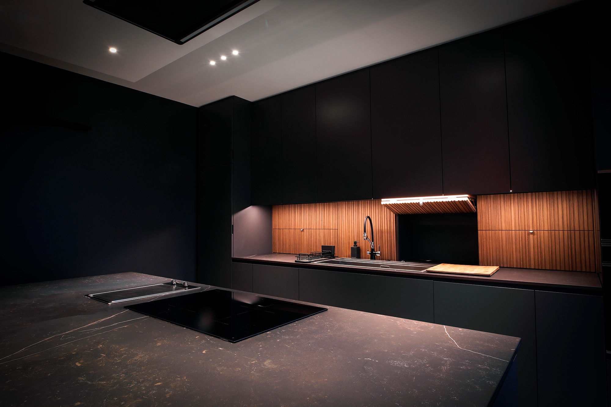 Image of Studio A Side Cucina GRC 6 in Dekton Kelya: high-end elegance and professional performance at the service of a chef’s kitchen - Cosentino