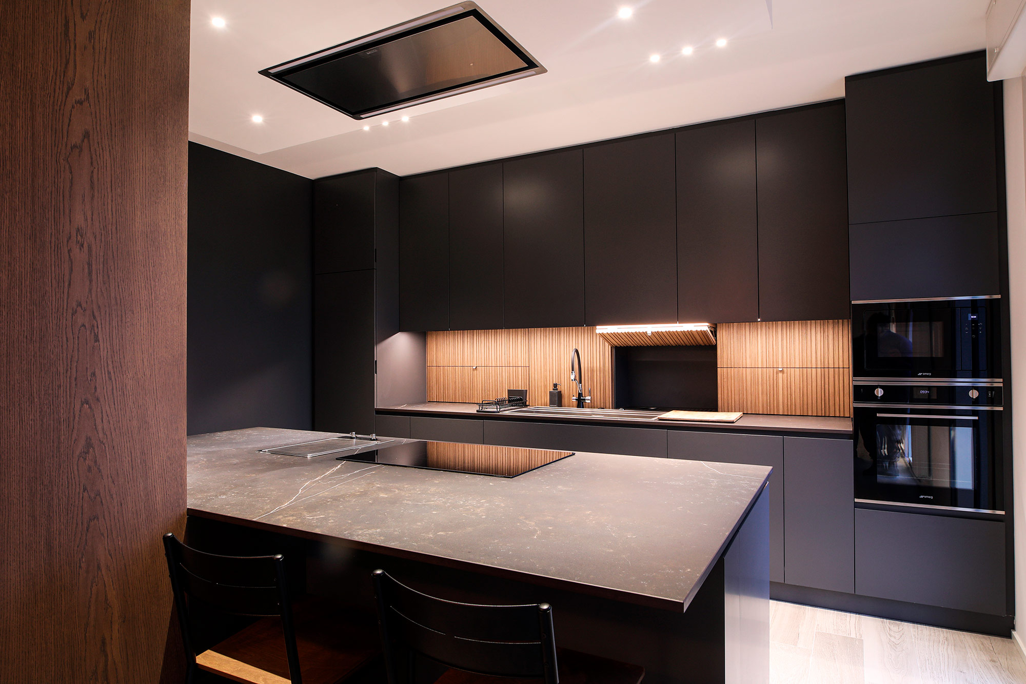Image of Studio A Side Cucina GRC 7 in Luxury and functionality in an attractive open-plan kitchen in Hayes  - Cosentino