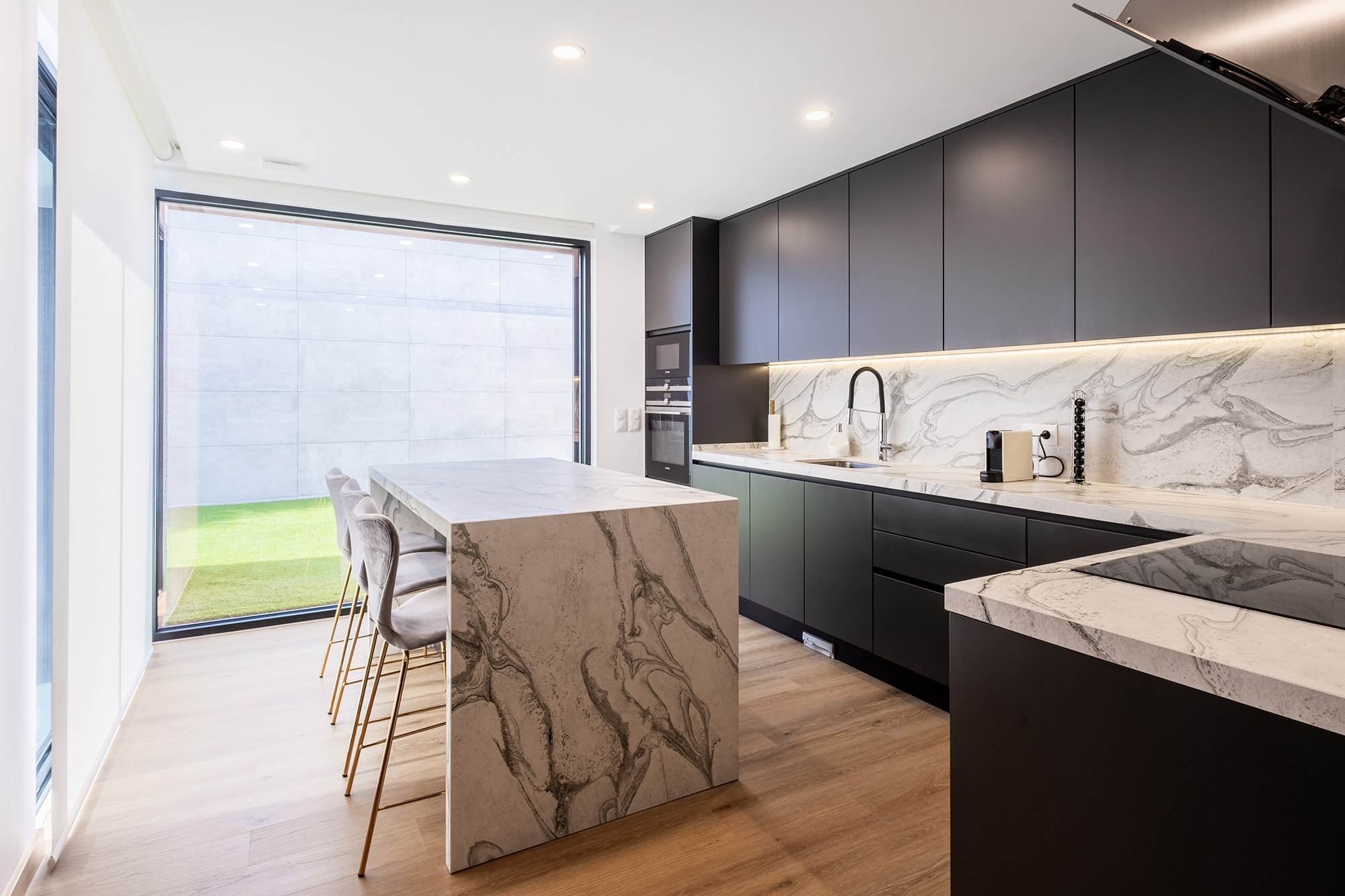 Image of Canecas Village 13 in Dekton for the stunning kitchens of a residential tower in Dubai - Cosentino