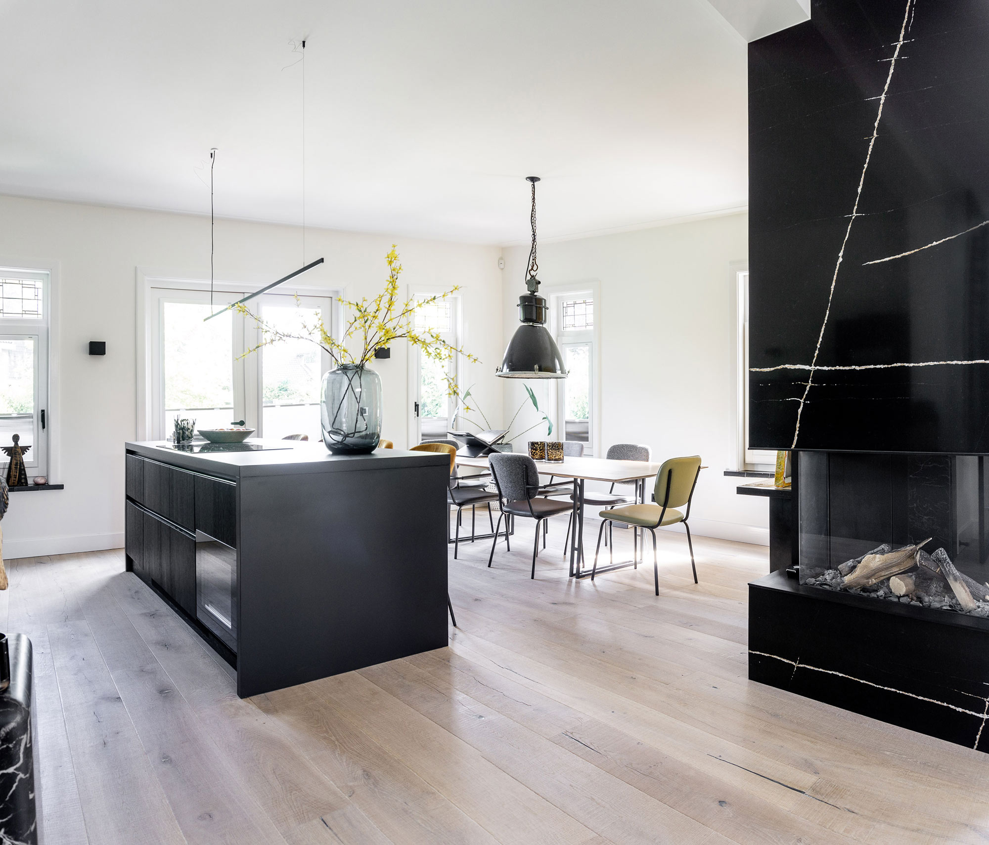 Image of Plantagie 6 in Silestone and Dekton stand out in a minimalist, contemporary and refined interior design - Cosentino