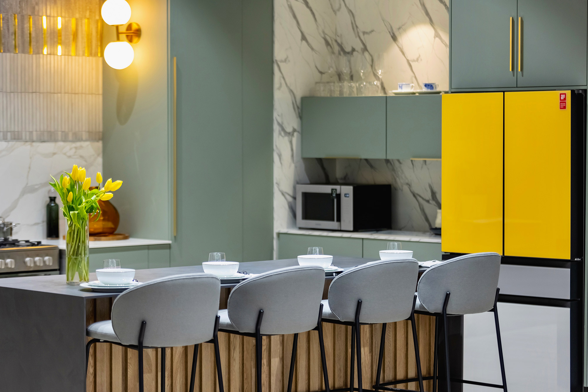 Image of Samsung Bespoke 106 in Silestone, selected for the worktop of the Hyatt Regency’s demanding dining room for its extraordinary hygienic capabilities - Cosentino