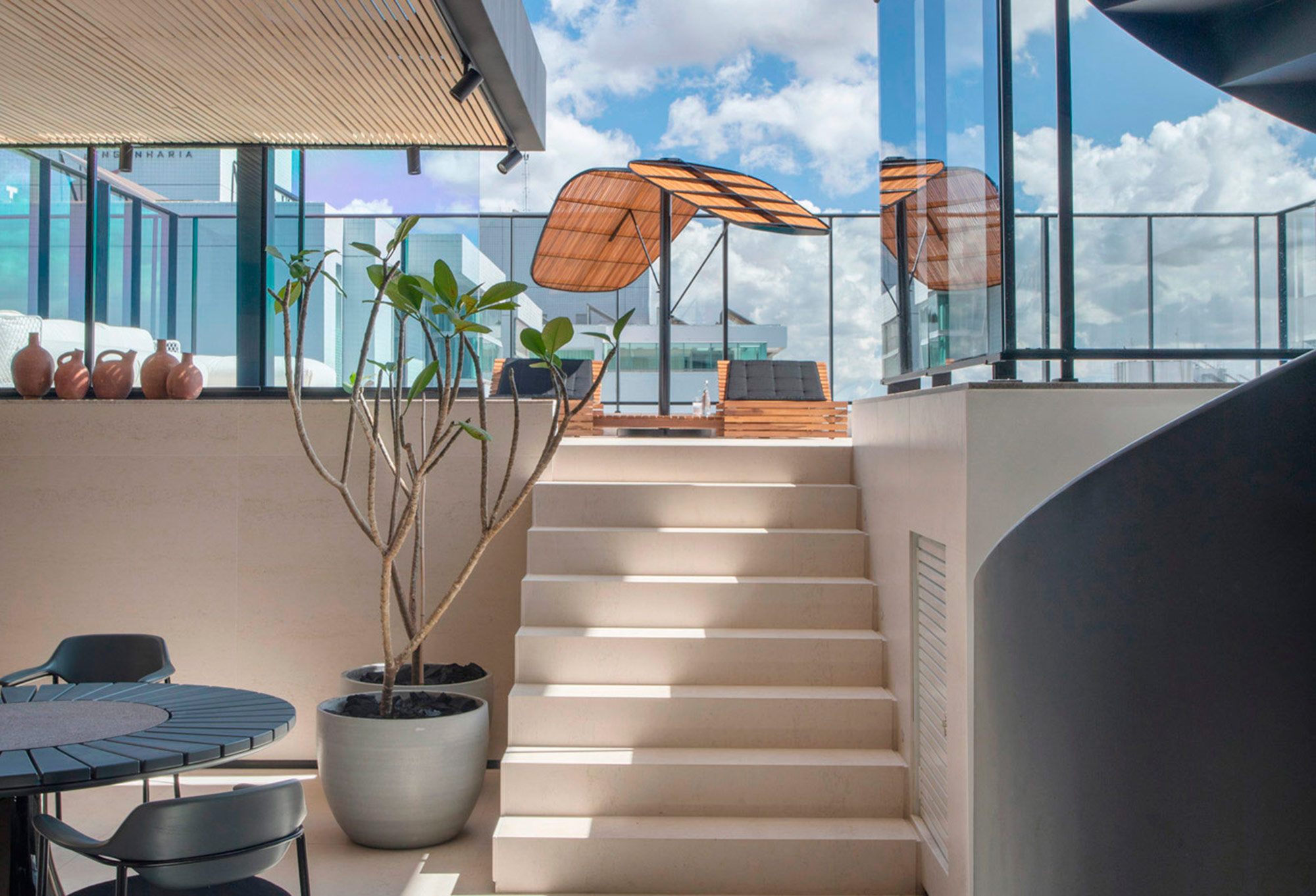 Image of cobertura bsb sainz arquitectura coveroutdoor in A carbon-neutral worktop for a sustainable house that connects indoors and outdoors - Cosentino