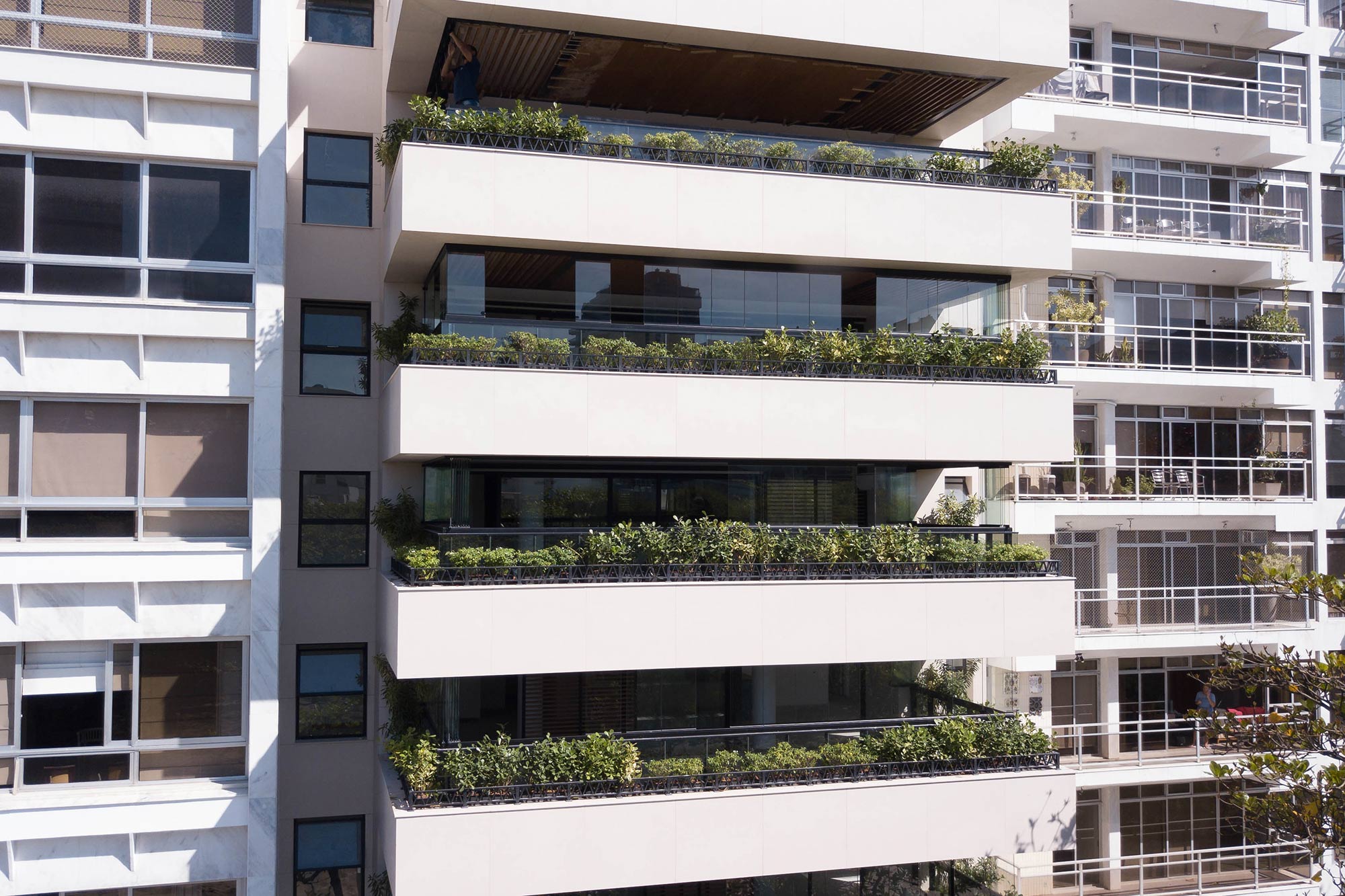 Image of Mozak Leblon RJ fachada 7 in A façade that masterfully combines concrete, steel and Dekton - Cosentino