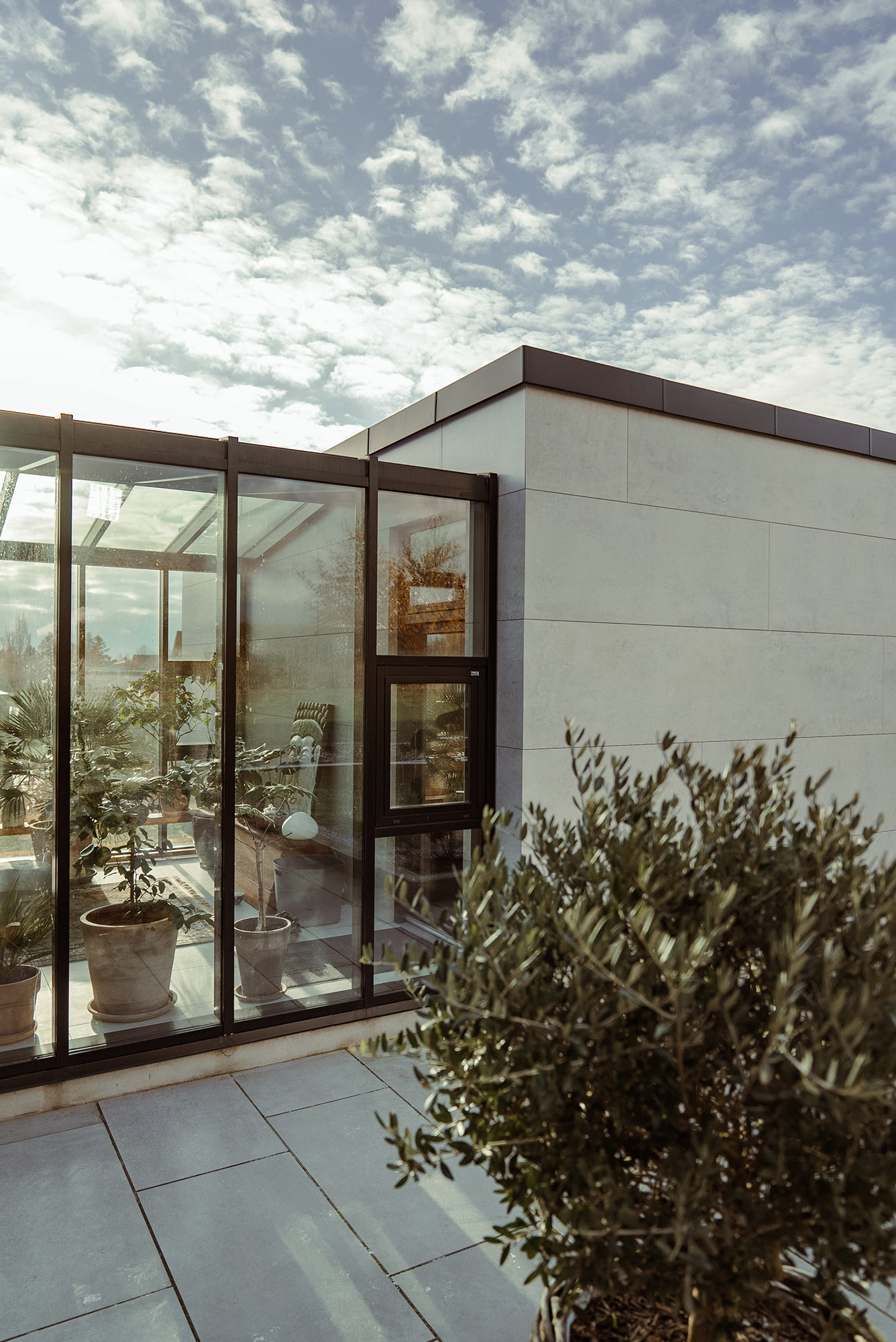 Image of Sonderso Denmark 1 in A sustainable, avant-garde façade for a house with a contemporary design in Portugal - Cosentino
