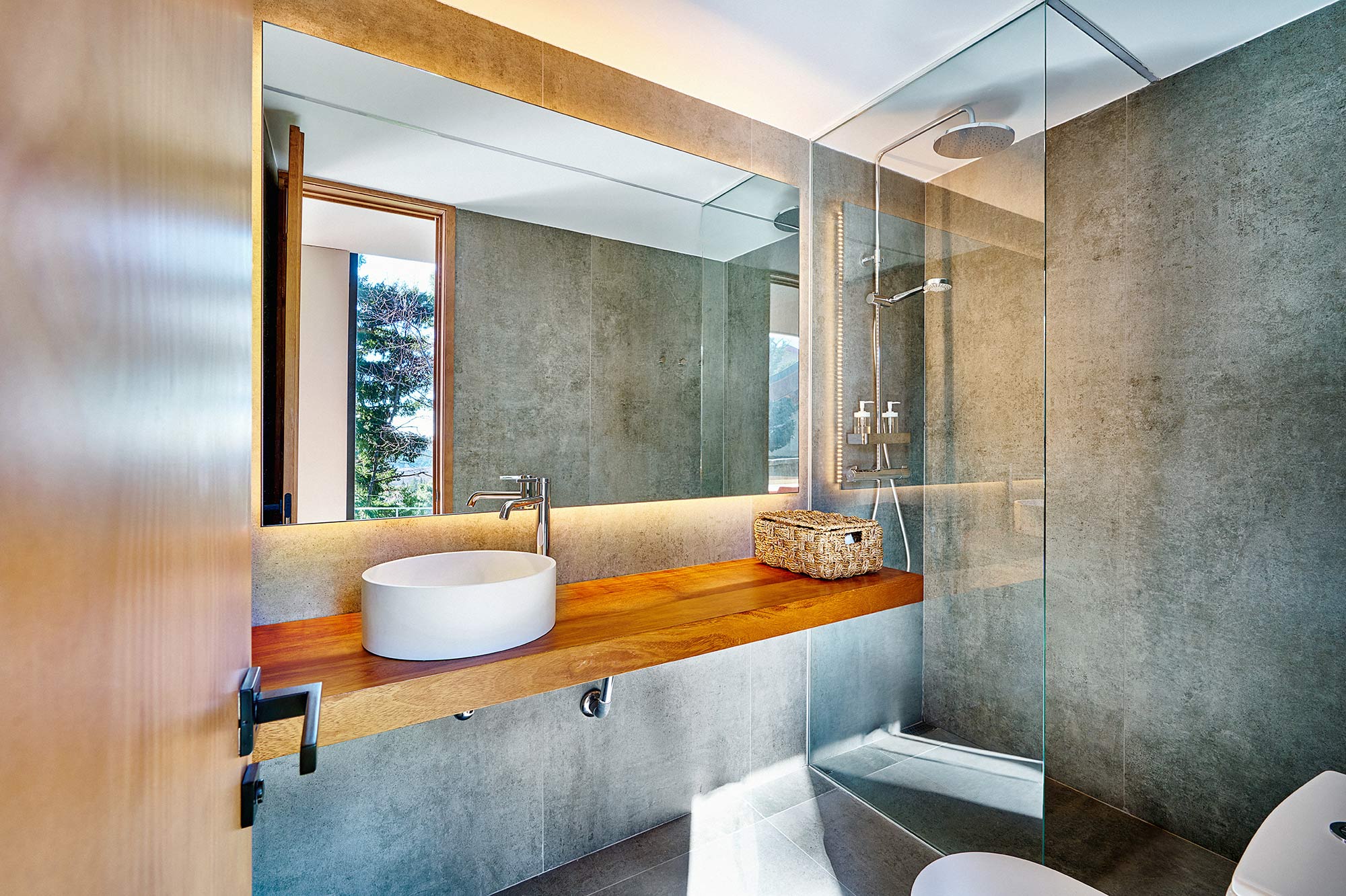 Image of Casa Navacerrada LGC 4 in Two full-fledged bathrooms covered by Dekton at Ben Adams - Cosentino