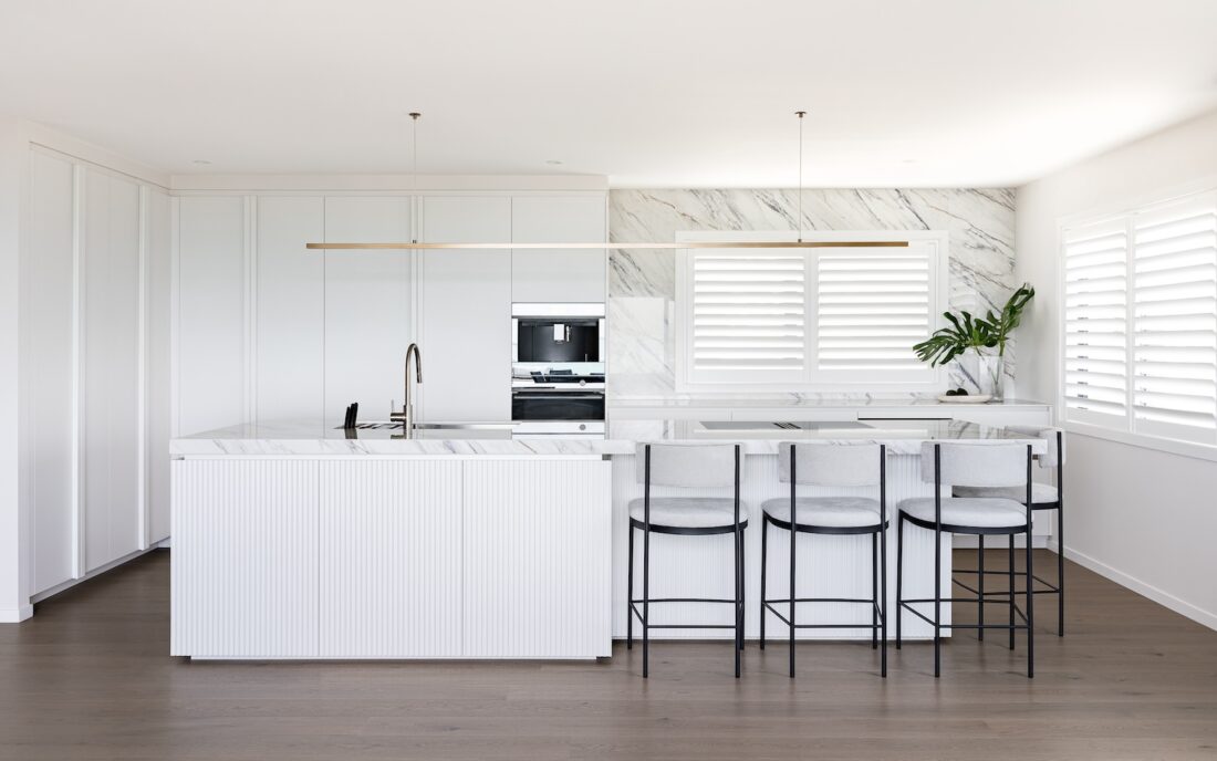 Image of MELANIESAU©MichelleWeir 2401 MARAETAI Kitchen 300dpi 001 in {{The transformation of a coastal New Zealand family home full of personality}} - Cosentino
