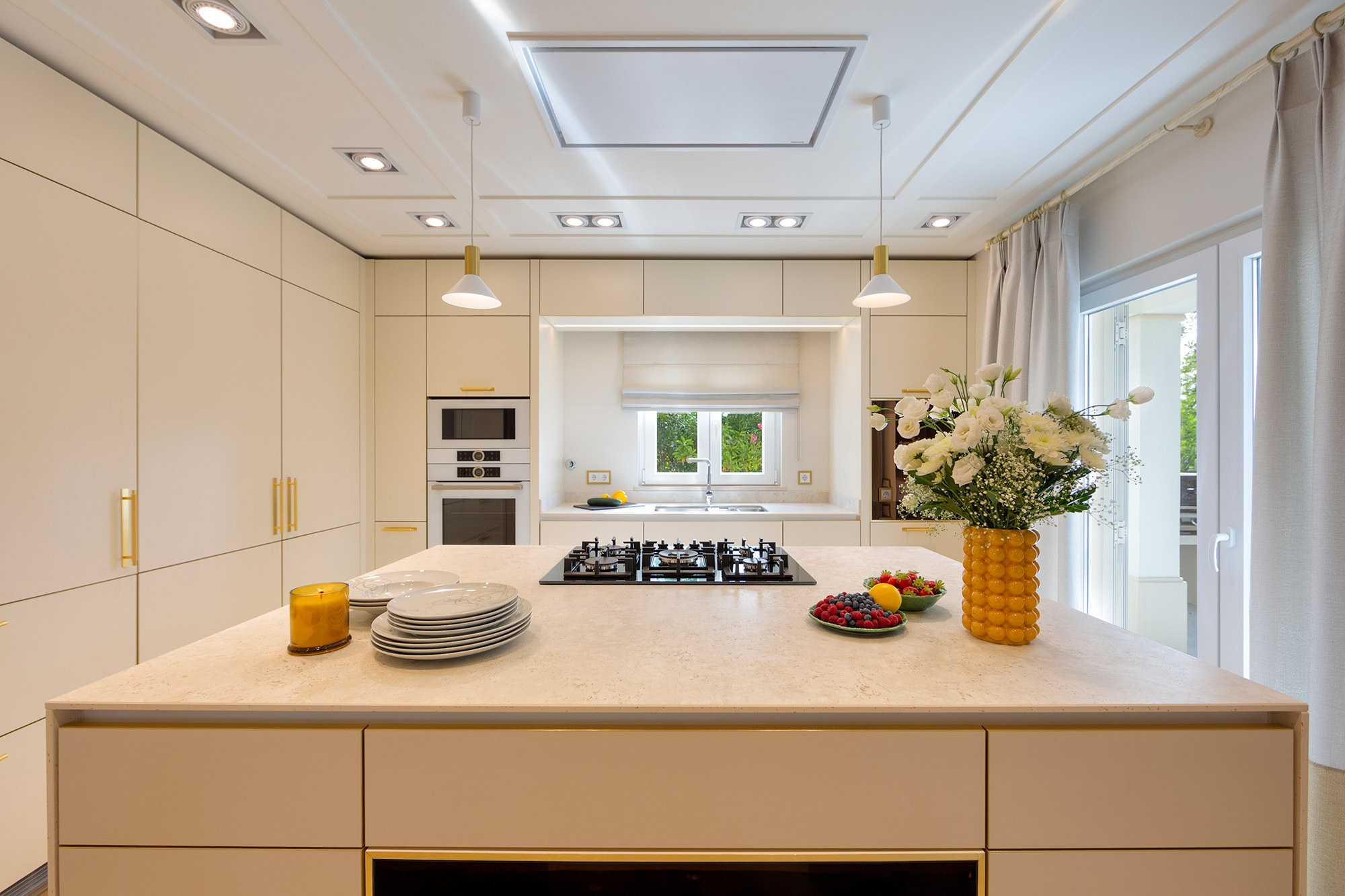 Image of Casa Christina 9 in This Singaporean home relies on nature and Silestone - Cosentino