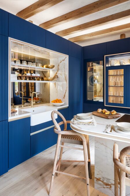 Image of casa decor 2024 cocina linea 3 steven littehales 2 in Kitchen Decor Trends -The Uncommon Elegance of Bianco Antico Granite - Cosentino