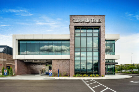 Imagen número 18 de la sección actual de Lakeside Bank