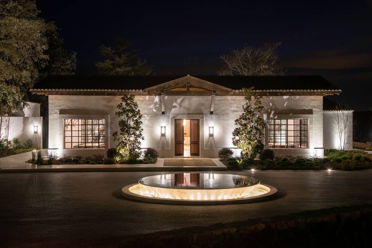 Image of 01 03 Exteriore nocturnos 0018 in A beautifully designed country house with a traditional essence - Cosentino