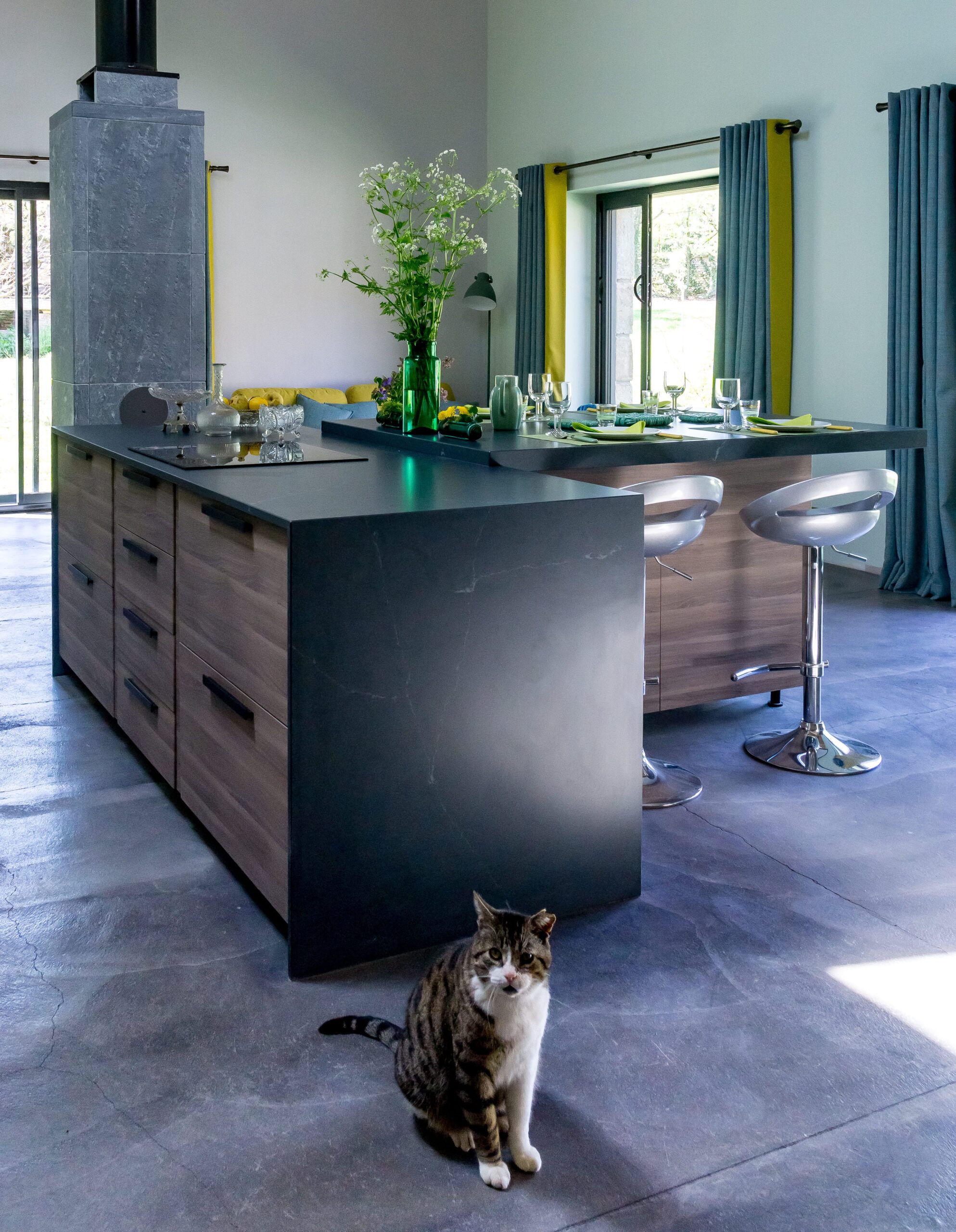 Image 35 of Anne Valery Kitchen with Silestone 1 1 scaled in A kitchen with Silestone® in osmosis with nature - Cosentino