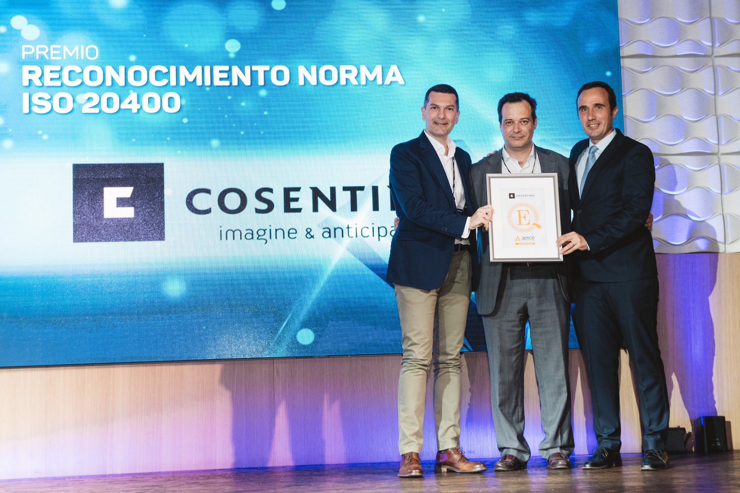 Image 33 of Premio Aerce Norma ISO Cosentino 1 in Cosentino shines in the X Edition of the "El Diamante de la Compra" Awards - Cosentino