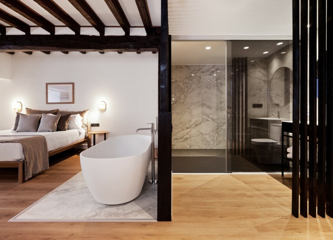 ExteAundi, a 13th-century house converted into a modern boutique hotel thanks to Dekton and Silestone